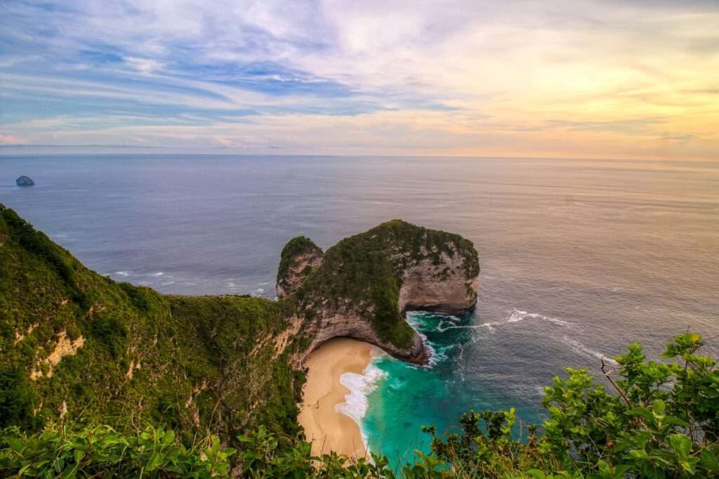 Geniet van de zonsondergang van Bali