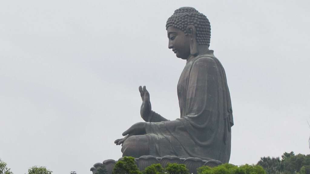 Bewonder het grote boeddha beeld in Hong Kong 