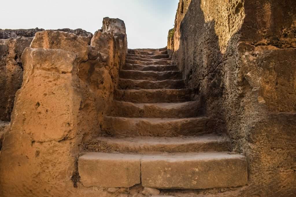 Maak een wandeling langs de oude stadsmuur van Paphos en bewonder de uitzichten over de stad.
