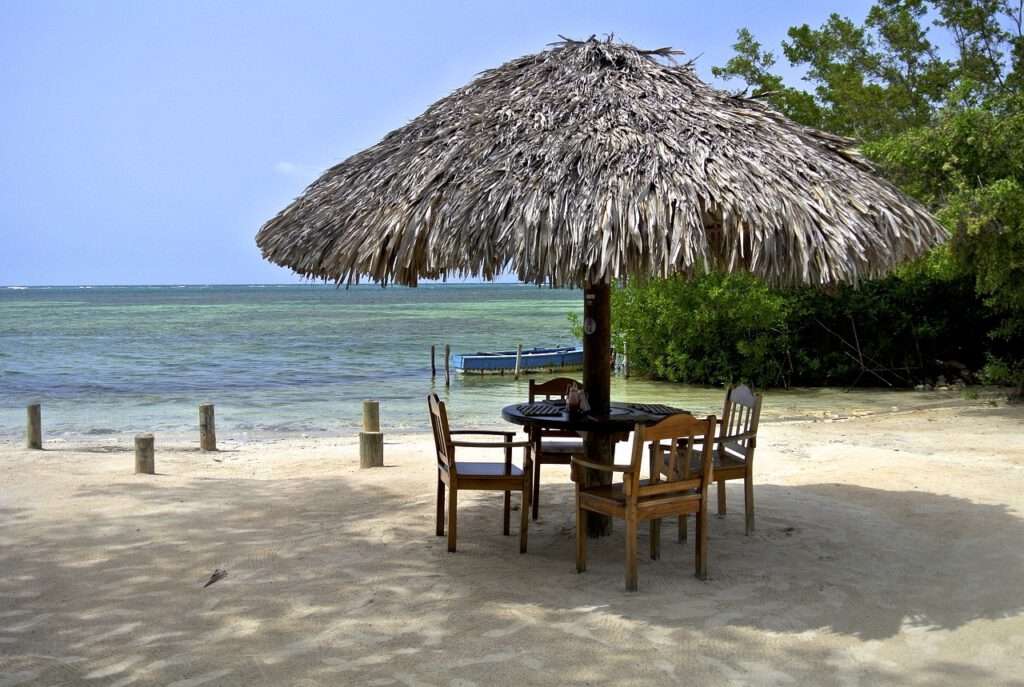 Op het strand eten van Montego Bay, Jamaica