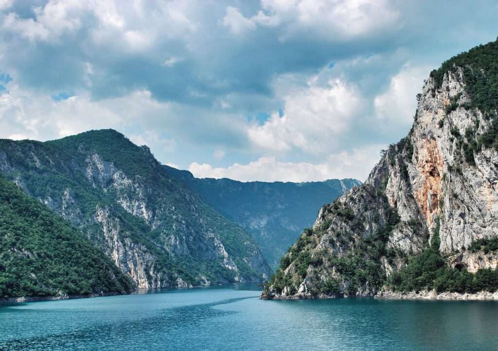 Baai van Kotor, Montenegro, mooiste plekken in Europa die je moet hebben gezien